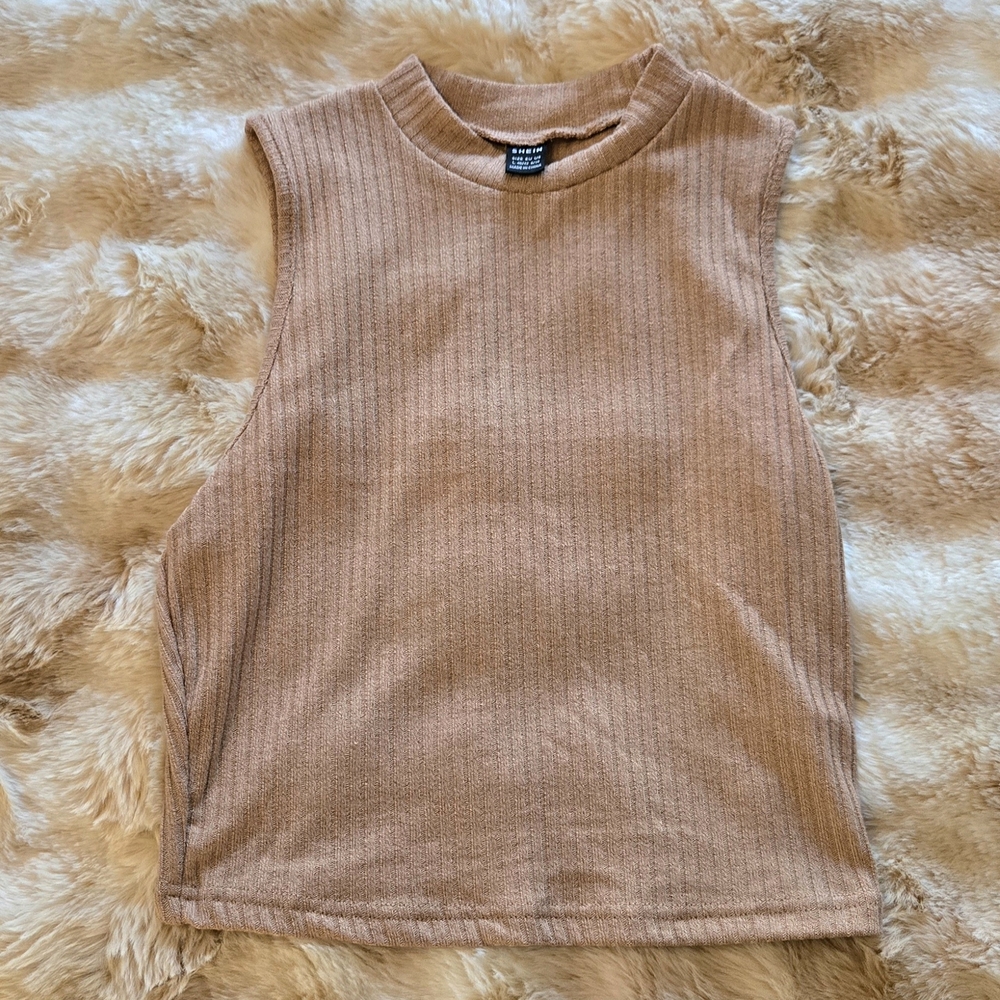 SHEIN Ribbed Sleeveless Cropped Top in Warm Tan